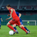 Gustavo Luíz Guilherme Pinto analisa a evolução tática do futebol, do encanto do futebol-arte às estratégias modernas.