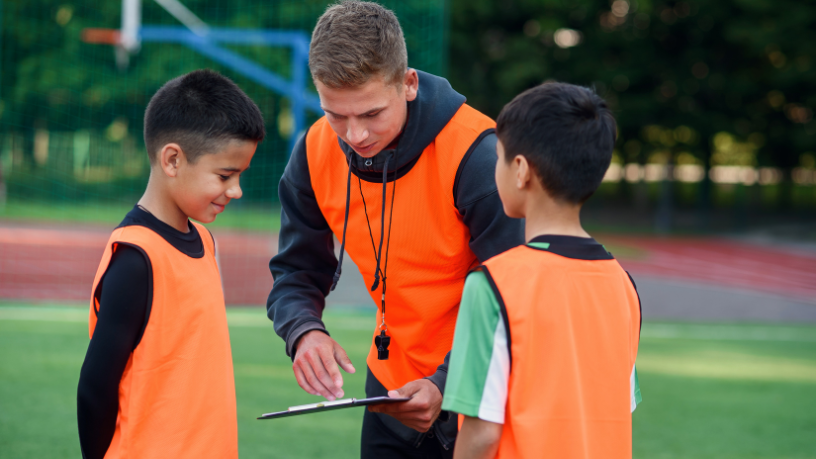 Torneios interséries: Guia de organização e arbitragem com a experiência e visão estratégica de Sérgio Bento De Araújo.