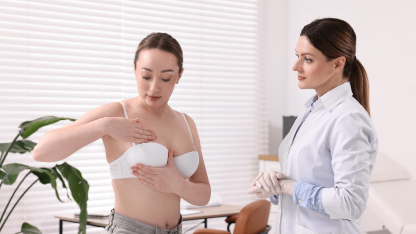 Vinicius Tadeu Sattin Rodrigues explica as diferenças essenciais entre rastreamento mamográfico e investigação de sintomas.