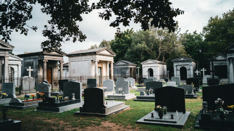 Tiago Schietti analisa que inovação e profissionalização impulsionam os novos caminhos do setor funerário.